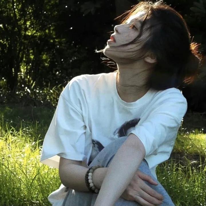 男人转化出机器人铠装